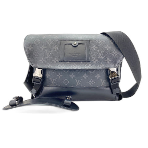 LOUIS VUITTON Messenger Voyage Shoulder Bag black WS32144