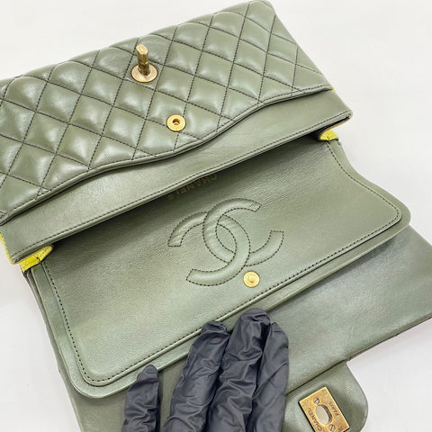 CHANEL Matrasse 25 Shoulder Bag lambskin green WS32366