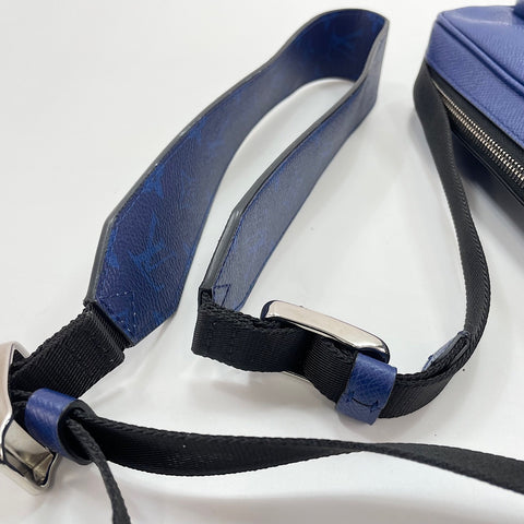 LOUIS VUITTON Messenger PM Shoulder Bag blue WS32370