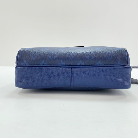 LOUIS VUITTON Messenger PM Shoulder Bag blue WS32370