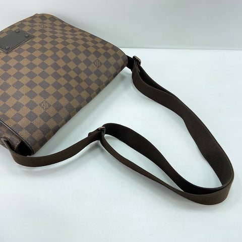 LOUIS VUITTON Brooklyn MM Shoulder Bag Brown WS32380