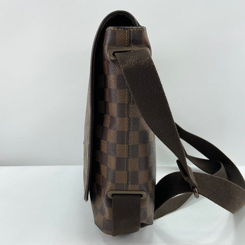 LOUIS VUITTON Brooklyn MM Shoulder Bag Brown WS32380