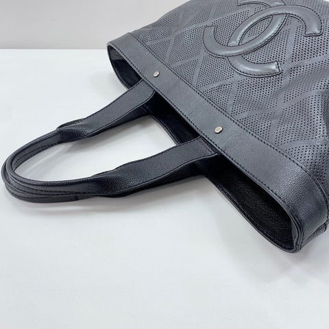 CHANEL Tote Bag leather black WS32403