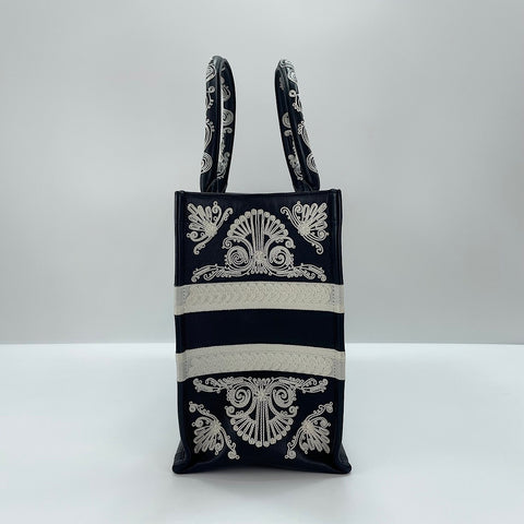 Christian Dior Book Tote, Medium, Embroidered Tote Bag leather black WS32419