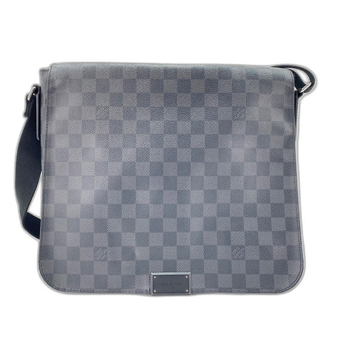 LOUIS VUITTON District MM Shoulder Bag black WS32443