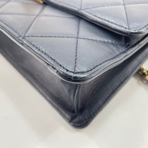 CHANEL Matelassé 28 Shoulder Bag lambskin Navy WS32447