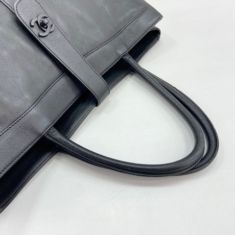 CHANEL Handbag leather black WS32459