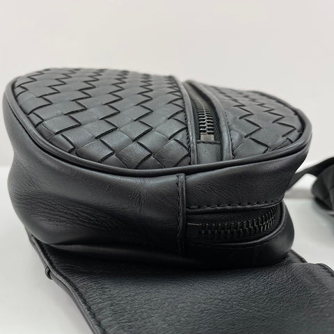 BOTTEGAVENETA Waist bag leather black WS32480