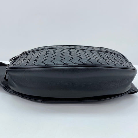 BOTTEGAVENETA Waist bag leather black WS32480