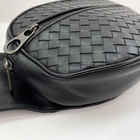 BOTTEGAVENETA Waist bag leather black WS32480