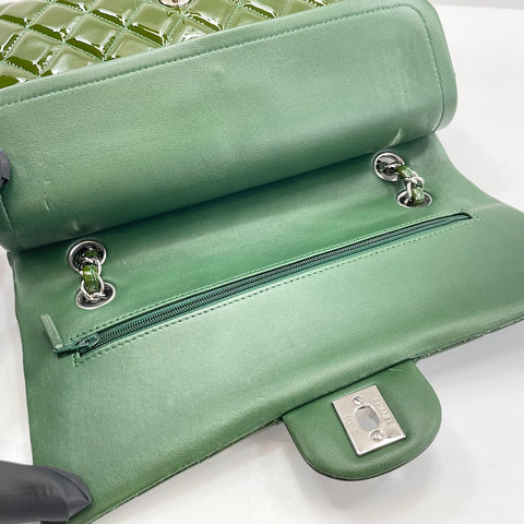 CHANEL Matrasse 25 Shoulder Bag enamel green WS32581