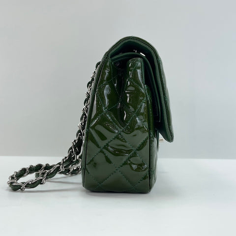 CHANEL Matrasse 25 Shoulder Bag enamel green WS32581