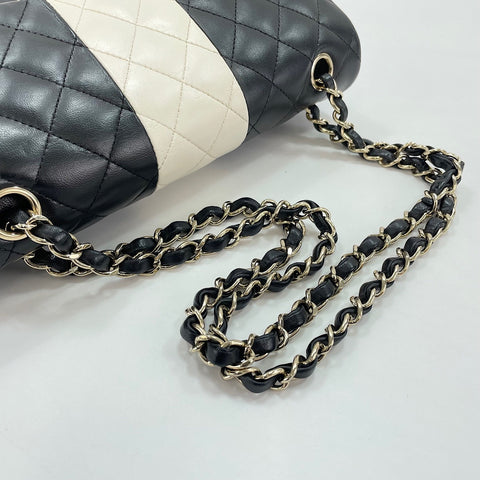 CHANEL Matrasse 25 Shoulder Bag lambskin black WS32635