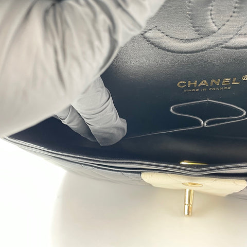 CHANEL Matrasse 25 Shoulder Bag lambskin black WS32635