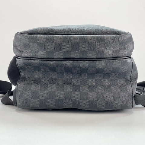 LOUIS VUITTON Michael Backpack Â· Daypack black WS32673