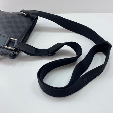 LOUIS VUITTON Tomas Shoulder Bag black WS32771