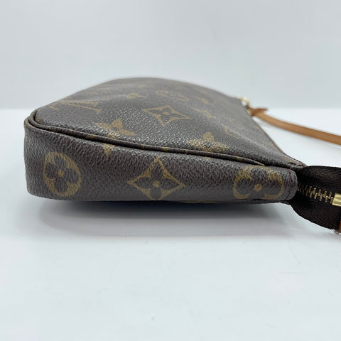 LOUIS VUITTON Pochette Accessoires Handbag Brown WS32789