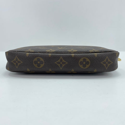 LOUIS VUITTON Pochette Accessoires Handbag Brown WS32789