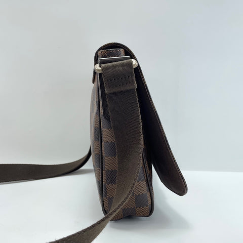 LOUIS VUITTON District PM Shoulder Bag Brown WS32793