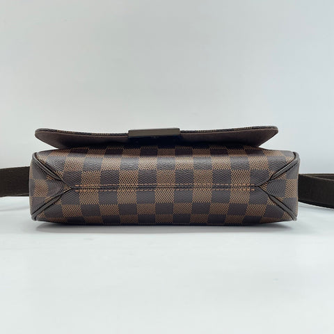 LOUIS VUITTON District PM Shoulder Bag Brown WS32793