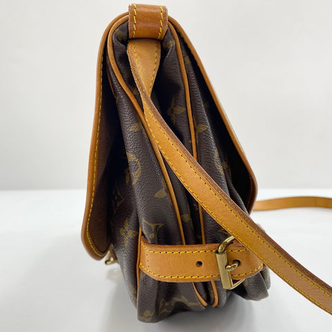 LOUIS VUITTON Saumur 30 Shoulder Bag Brown WS32823
