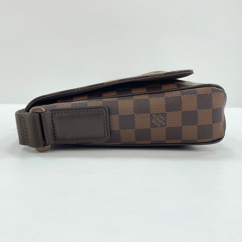 LOUIS VUITTON District PM Shoulder Bag Brown WS32831