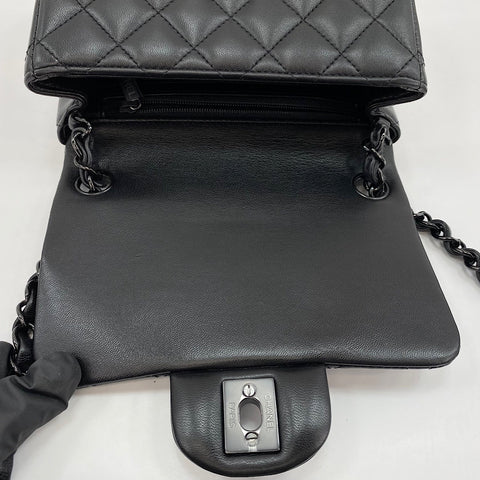 CHANEL Mini matrasse Shoulder Bag lambskin black WS32875