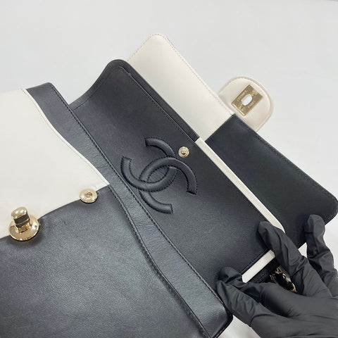 CHANEL Two-tone double flap Shoulder Bag lambskin black WS32886