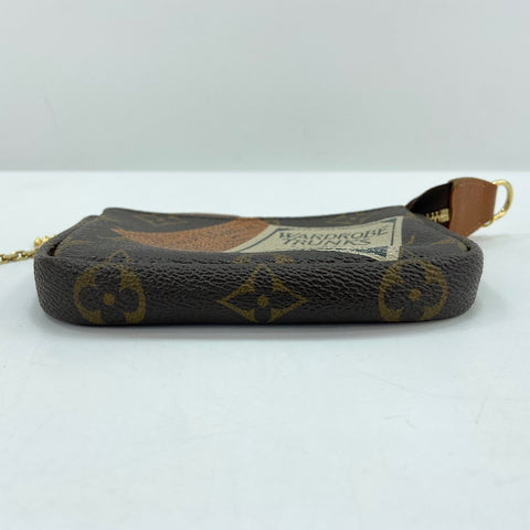LOUIS VUITTON Truth Cle Pouch Brown WS32933