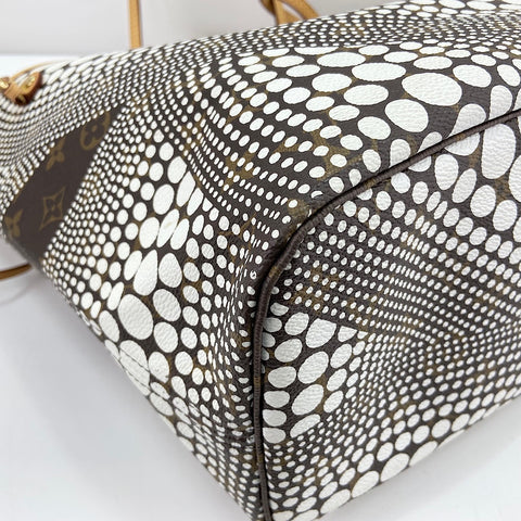LOUIS VUITTON x Yayoi Kusama Neverfull MM Tote Bag white WS32939
