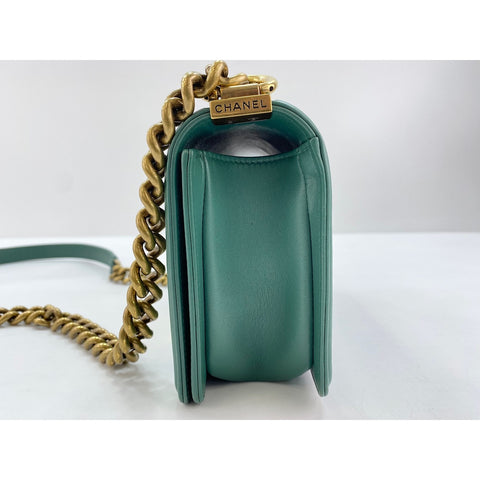 CHANEL Boy chanel Shoulder Bag lambskin green WS33000