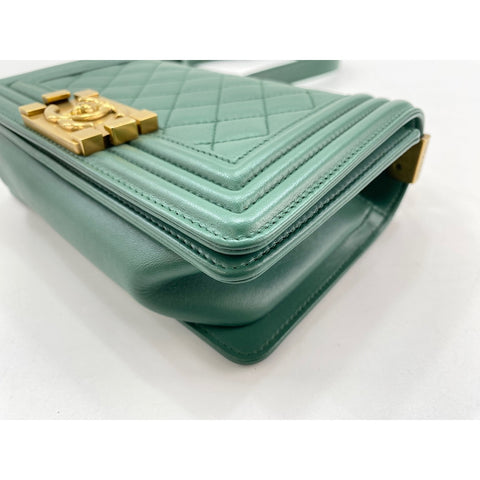 CHANEL Boy chanel Shoulder Bag lambskin green WS33000