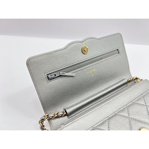 CHANEL Matrasse Shoulder Bag lambskin Silver WS33025