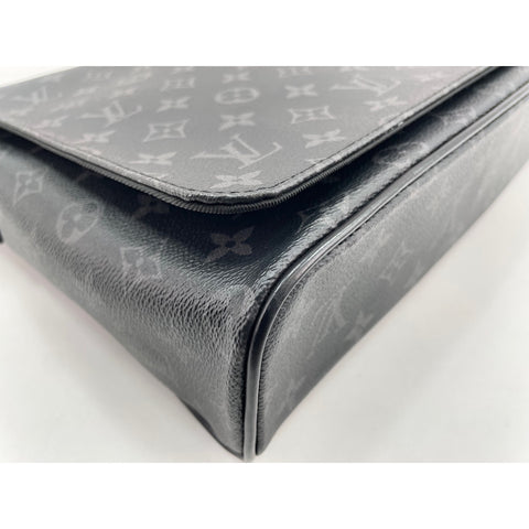 LOUIS VUITTON District Shoulder Bag black WS33036