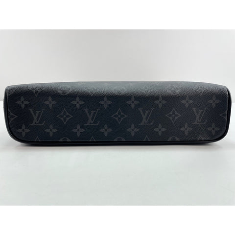 LOUIS VUITTON District Shoulder Bag black WS33036