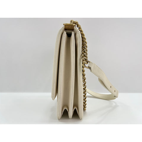 CHANEL Boy Chanel vertical Shoulder Bag white WS33040
