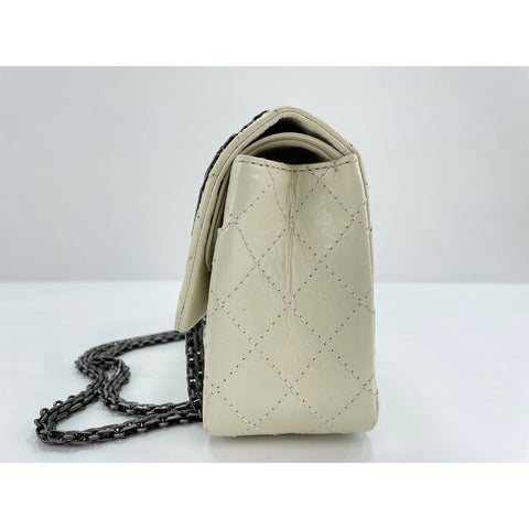 CHANEL Matrasse Shoulder Bag lambskin white WS33072
