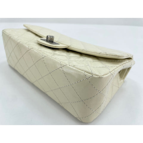 CHANEL Matrasse Shoulder Bag lambskin white WS33072