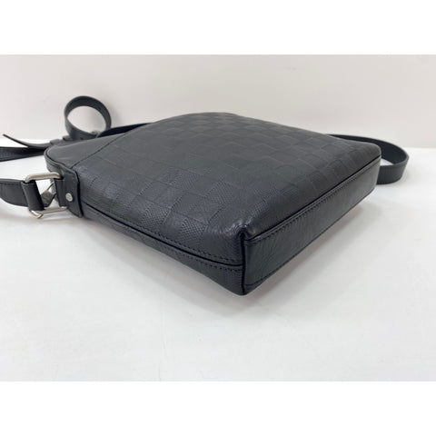 LOUIS VUITTON Pochette District Shoulder Bag black WS33159