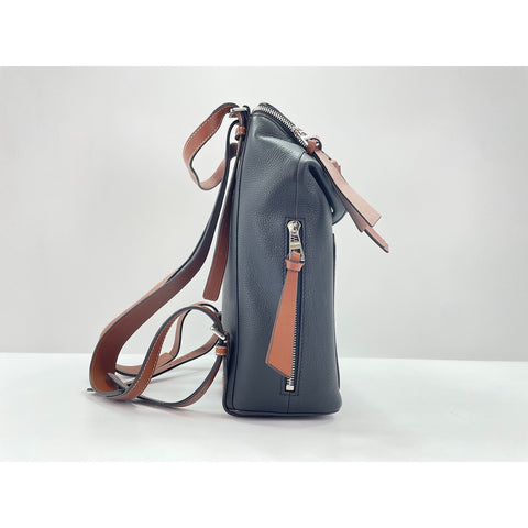 LOEWE Goya Backpack Â· Daypack leather black WS33193