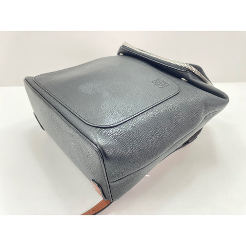 LOEWE Goya Backpack Â· Daypack leather black WS33193