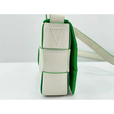 BOTTEGAVENETA cassette Shoulder Bag leather white WS33265
