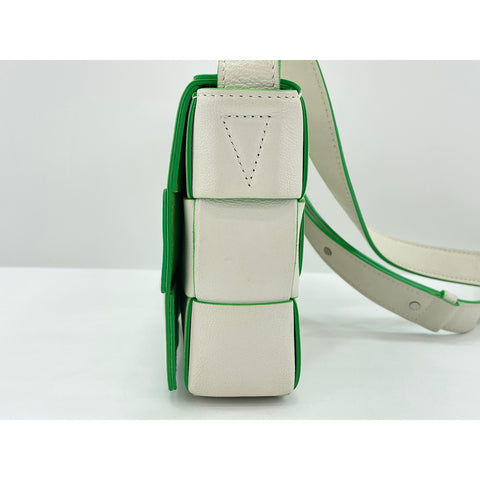 BOTTEGAVENETA cassette Shoulder Bag leather white WS33265