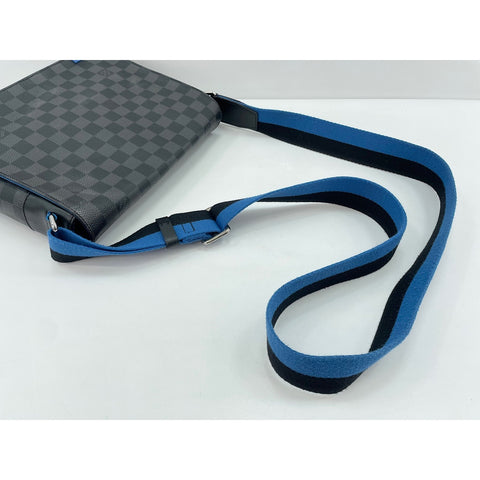 LOUIS VUITTON District Messenger bag black WS33426