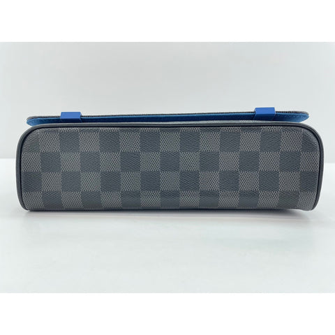 LOUIS VUITTON District Messenger bag black WS33426
