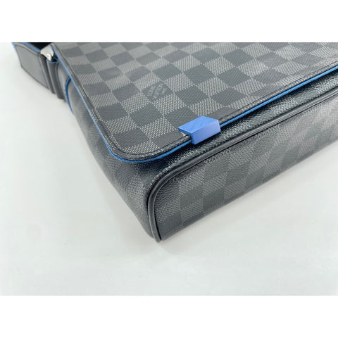 LOUIS VUITTON District Messenger bag black WS33426