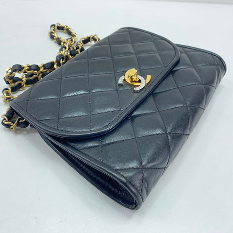 CHANEL Mini matrasse Shoulder Bag lambskin black WS33438