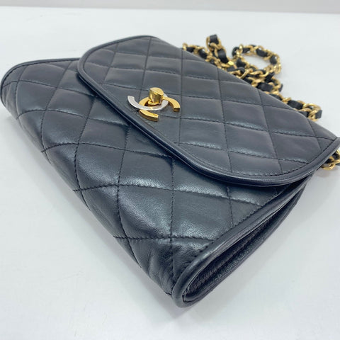 CHANEL Mini matrasse Shoulder Bag lambskin black WS33438