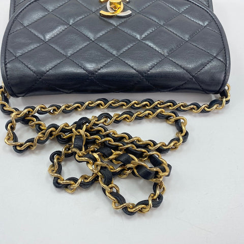 CHANEL Mini matrasse Shoulder Bag lambskin black WS33438