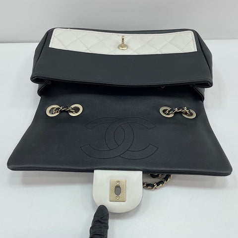 CHANEL Matelasse Shoulder Bag black WS33686